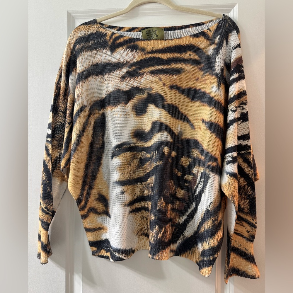 FREE FOR HUMANITY TIGER SWEATER
